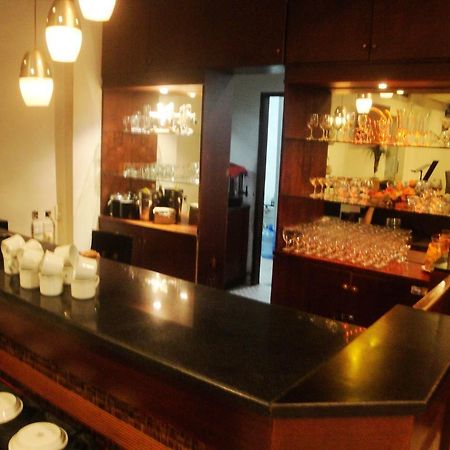Imperial Hotel Kendari エクステリア 写真