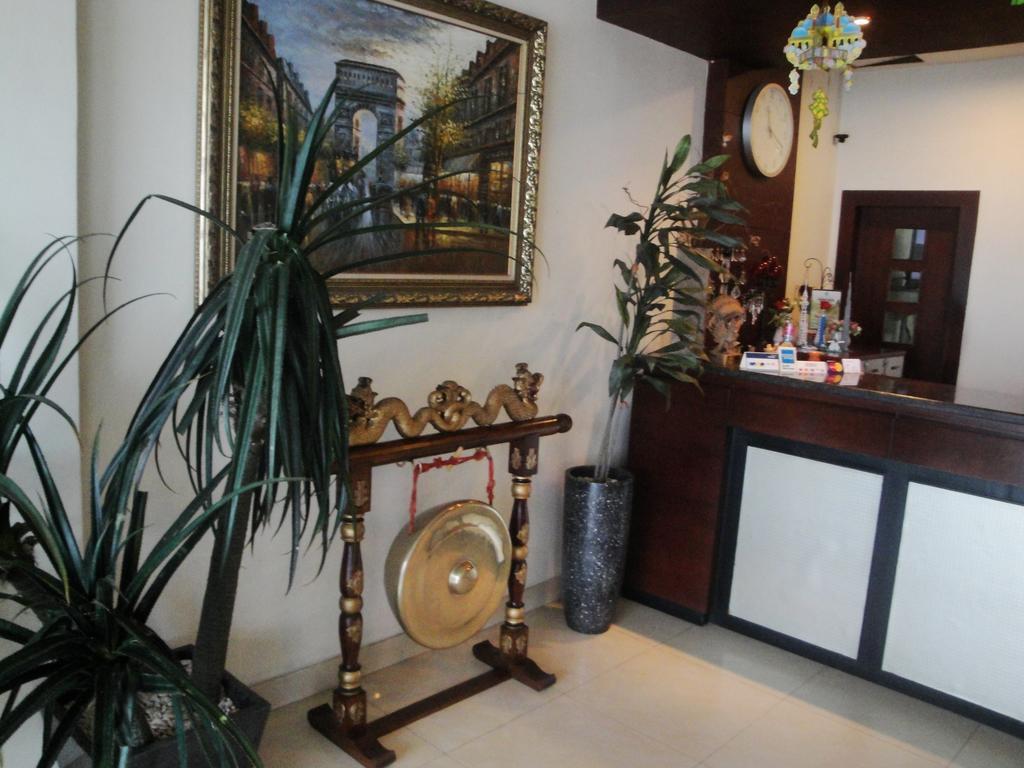 Imperial Hotel Kendari エクステリア 写真