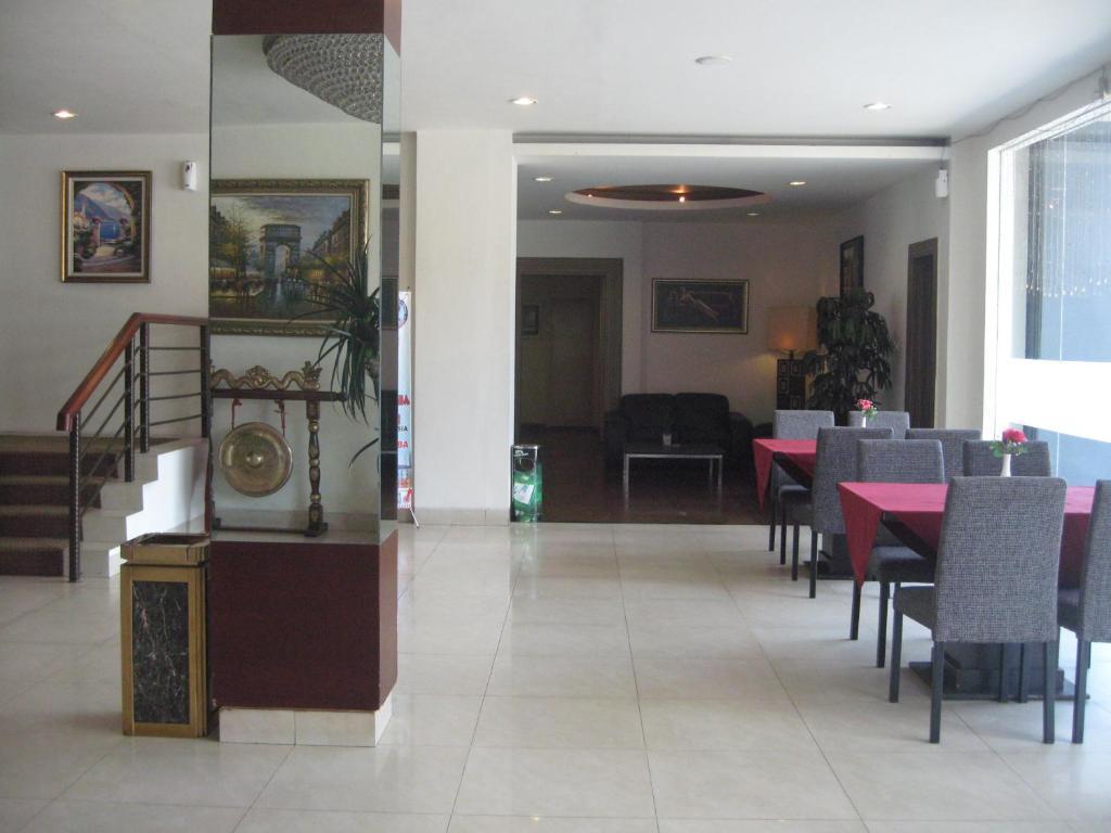 Imperial Hotel Kendari エクステリア 写真