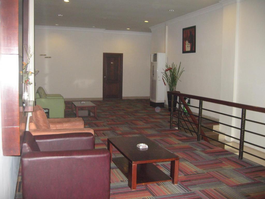 Imperial Hotel Kendari エクステリア 写真