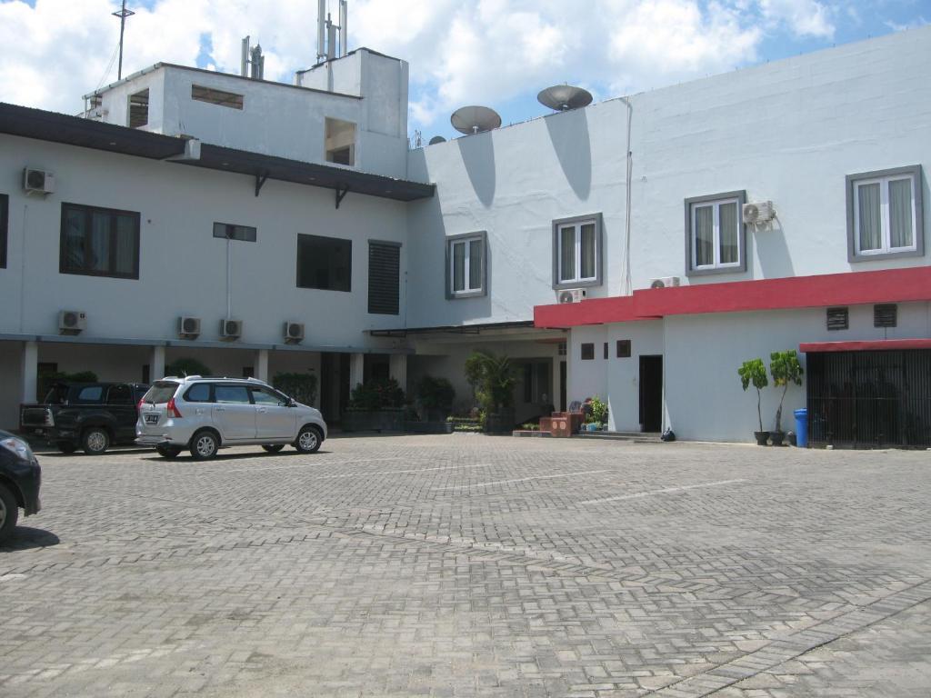 Imperial Hotel Kendari エクステリア 写真